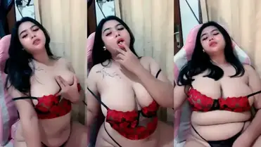 Cewek chubby tetek gede colmek sendiri penuh nafsu