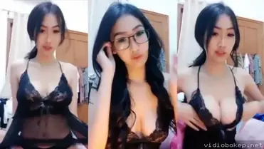 Cewek Seksi Live Pamer Toket Gede Goyang Basah Lumer HD